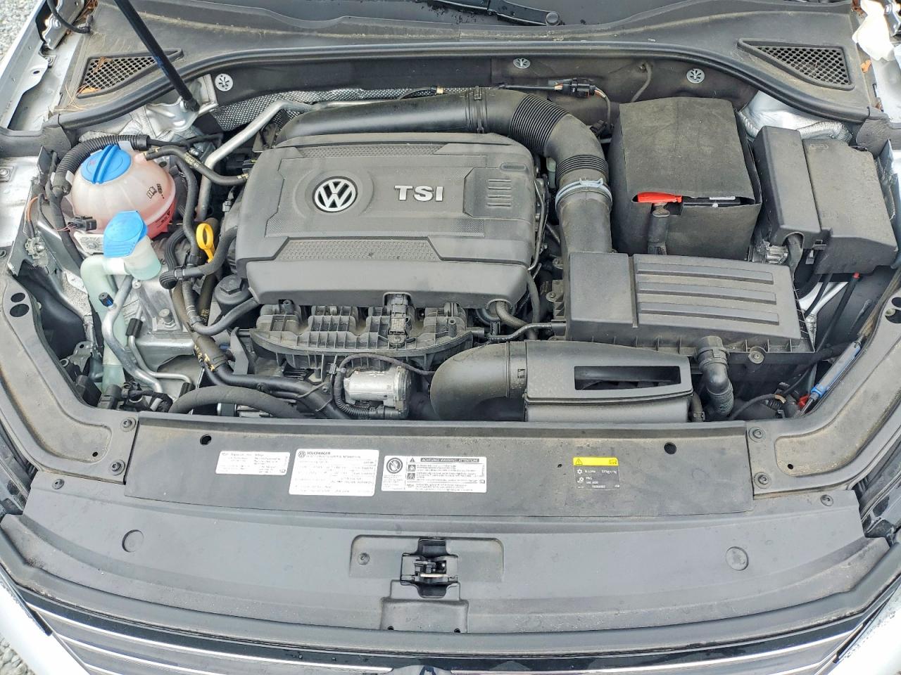 2017 VOLKSWAGEN PASSAT S photo 21