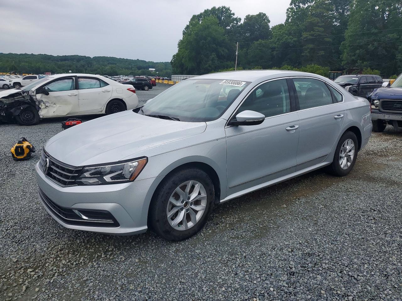 2017 VOLKSWAGEN PASSAT