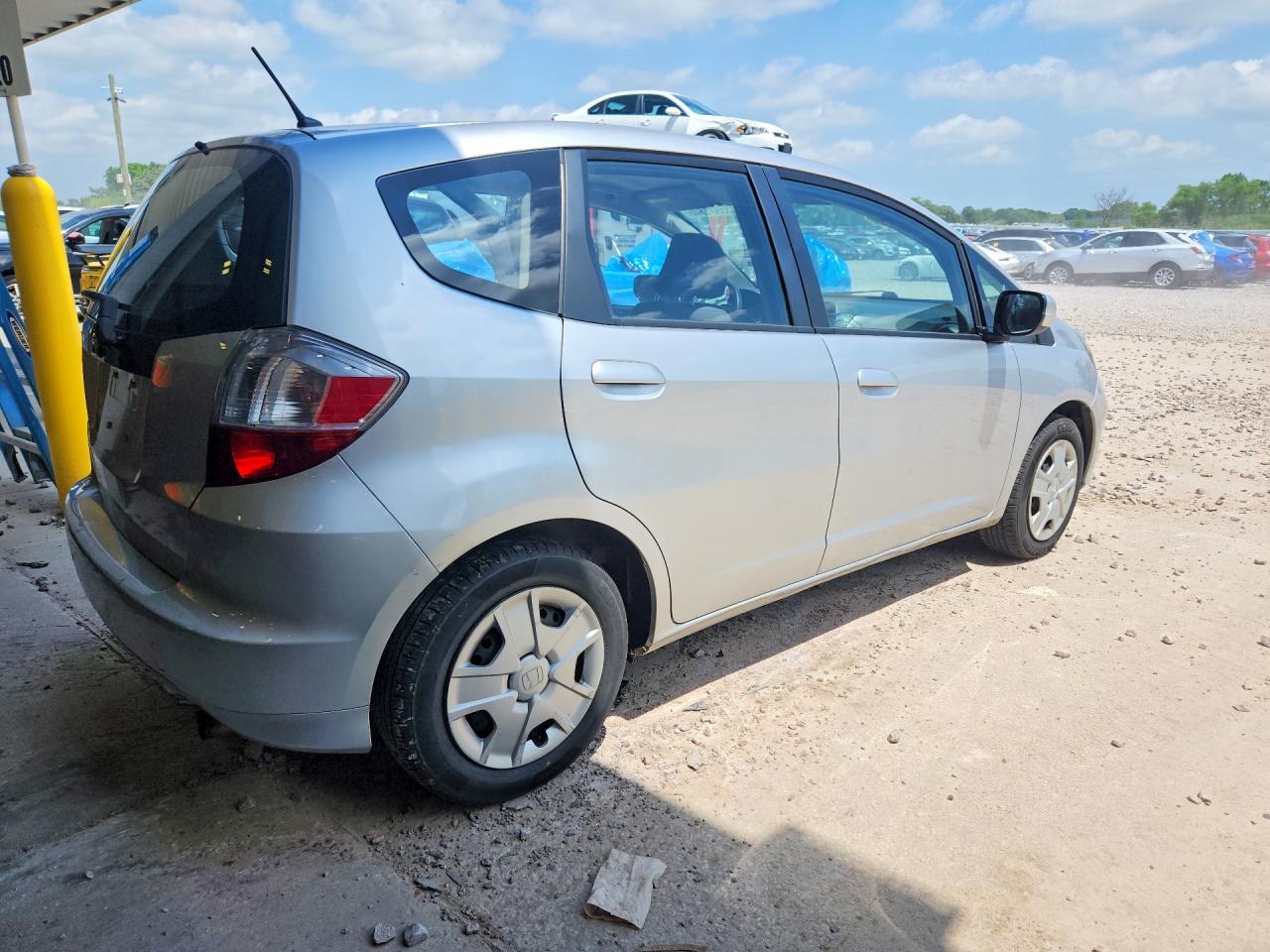 2013 HONDA FIT photo 5