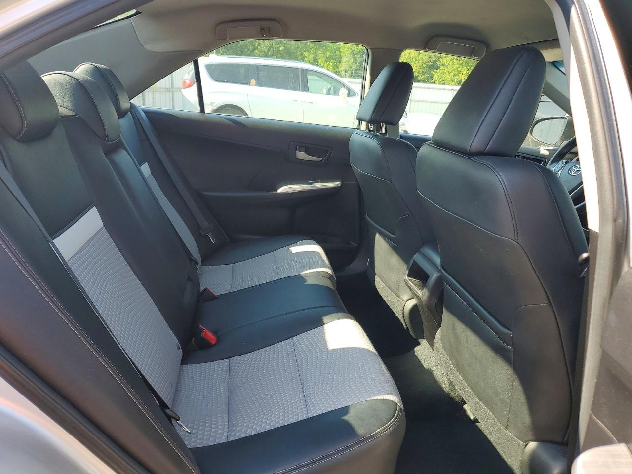 2014 TOYOTA CAMRY SE photo 19