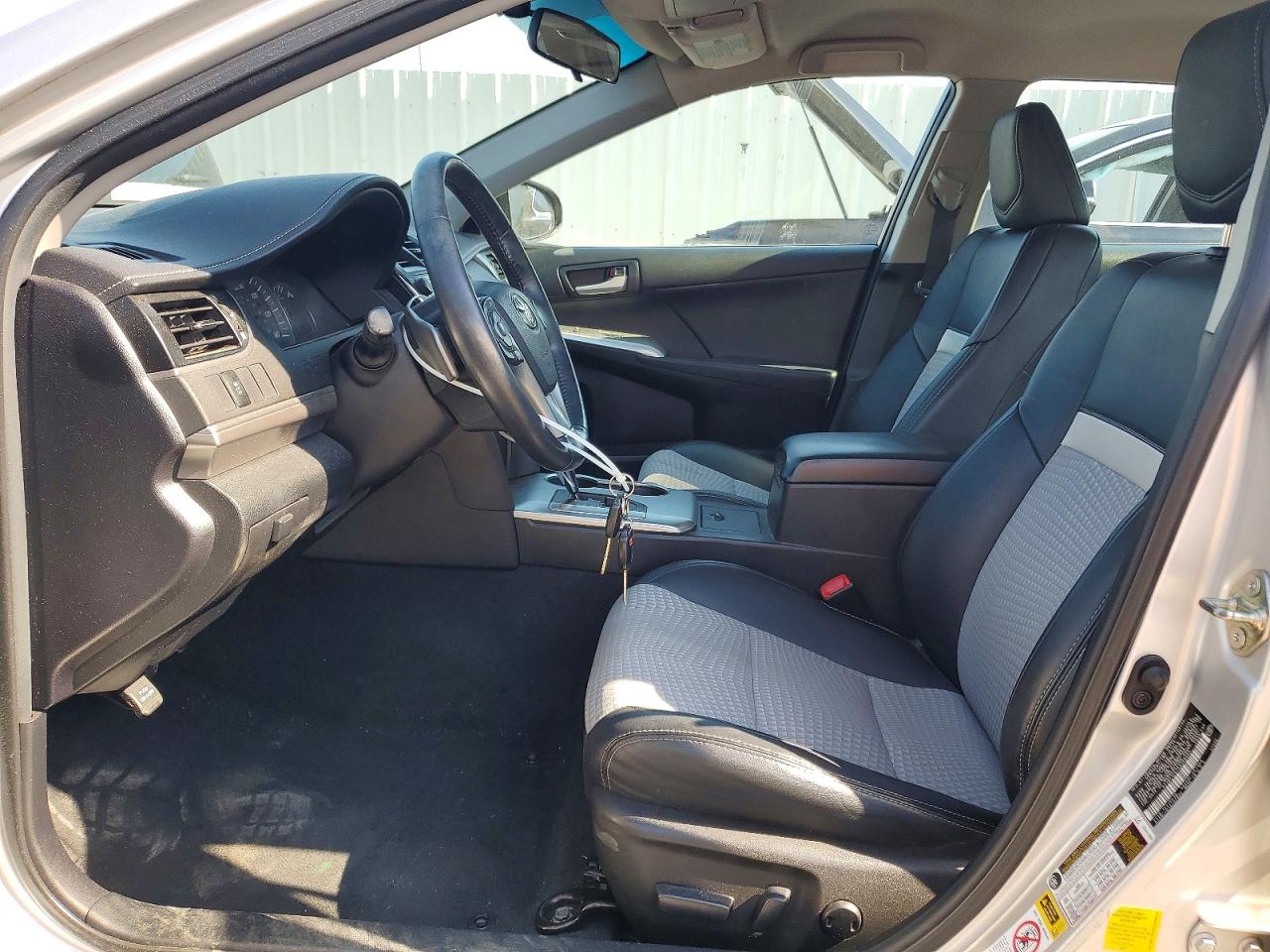 2014 TOYOTA CAMRY SE photo 13