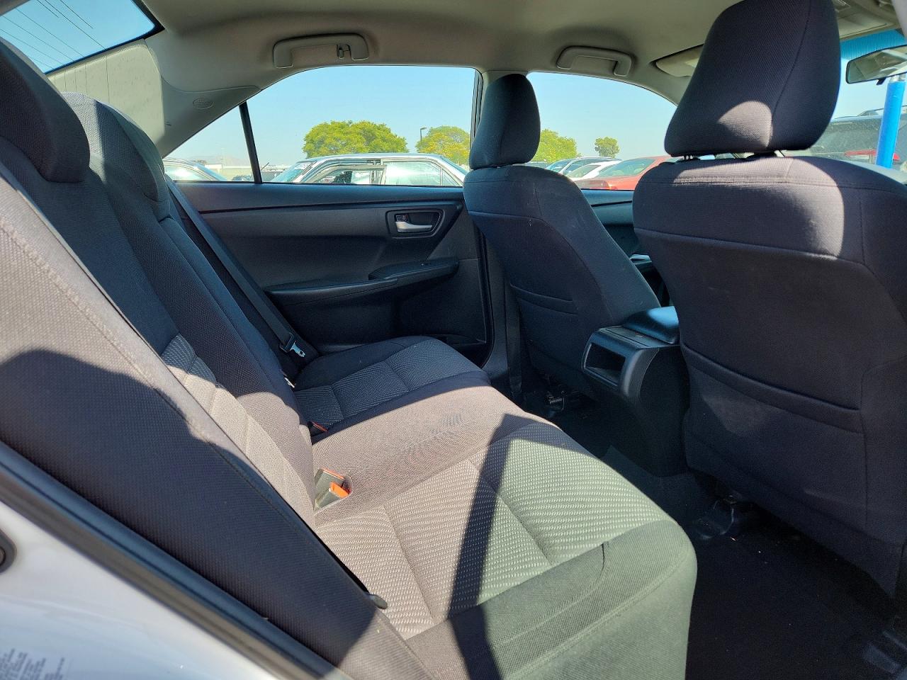 2015 TOYOTA CAMRY LE photo 28