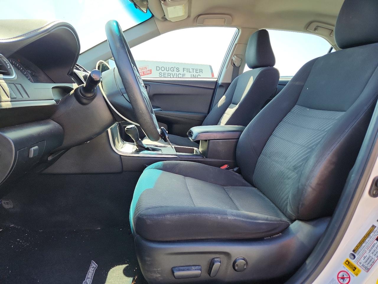 2015 TOYOTA CAMRY LE photo 19