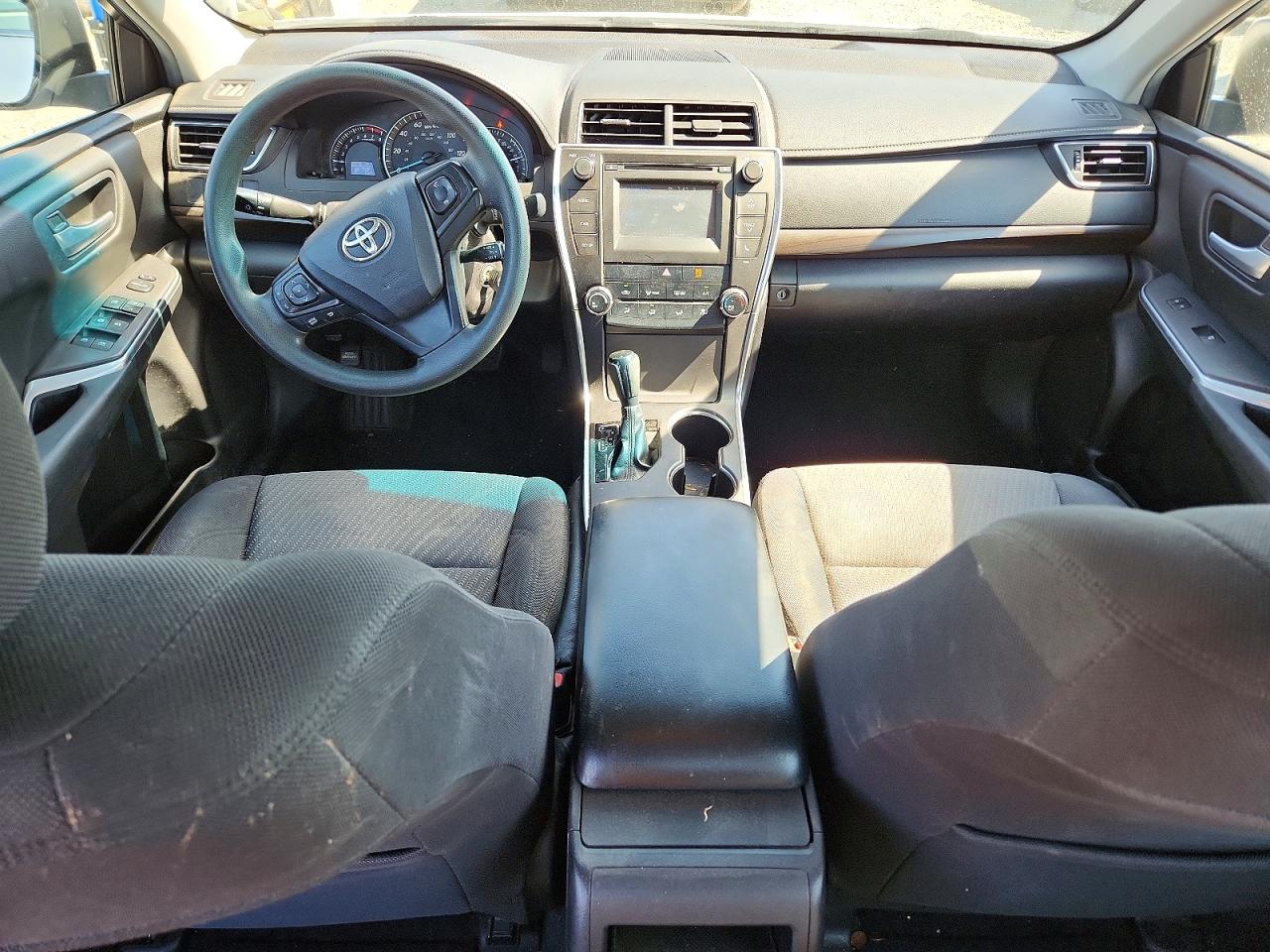 2015 TOYOTA CAMRY LE photo 22
