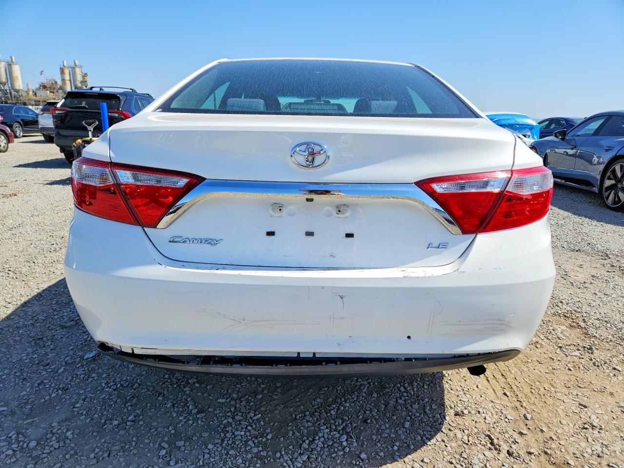 2015 TOYOTA CAMRY LE photo 16