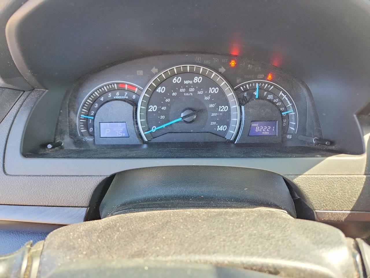 2015 TOYOTA CAMRY LE photo 25