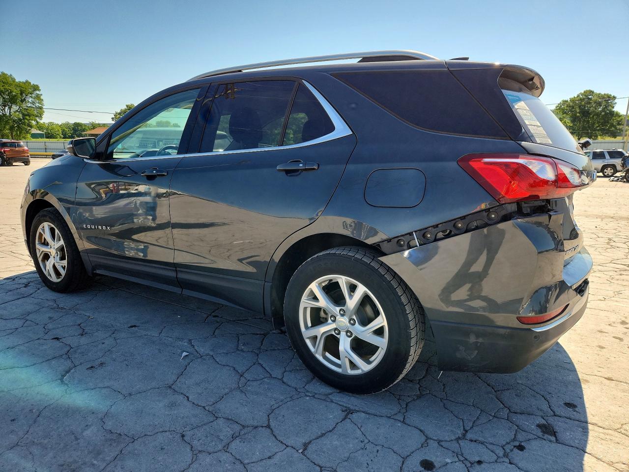 2018 CHEVROLET EQUINOX LT photo 3