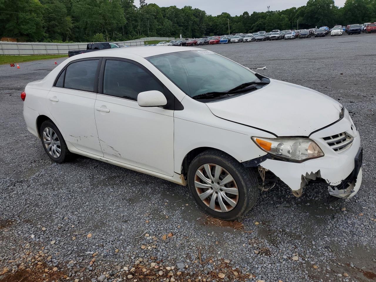 2013 TOYOTA COROLLA LE photo 10