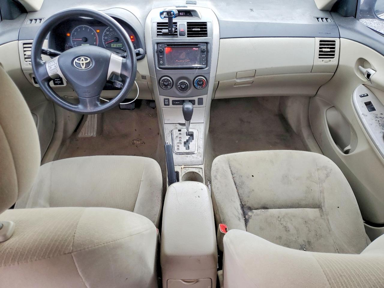 2013 TOYOTA COROLLA LE photo 22