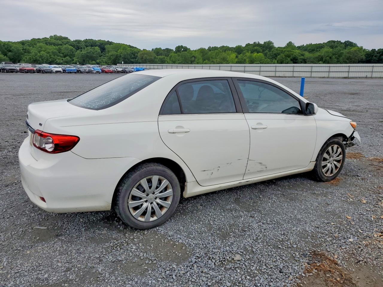 2013 TOYOTA COROLLA LE photo 7