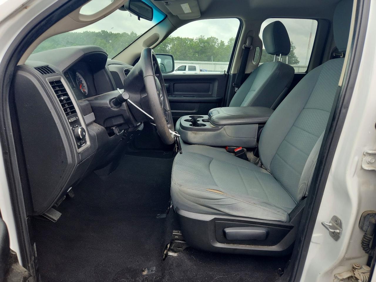 2014 RAM 1500 ST photo 13