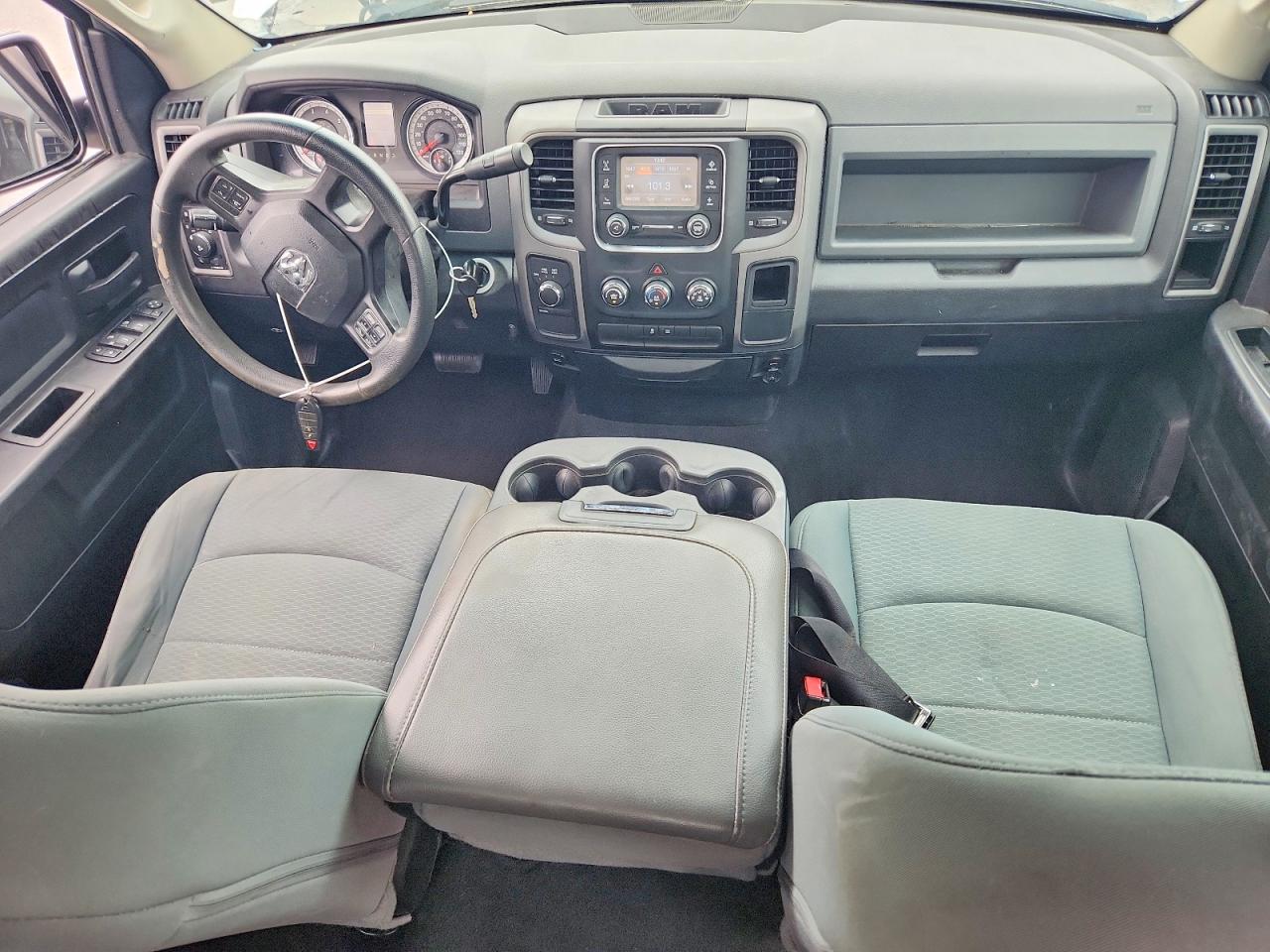 2014 RAM 1500 ST photo 15