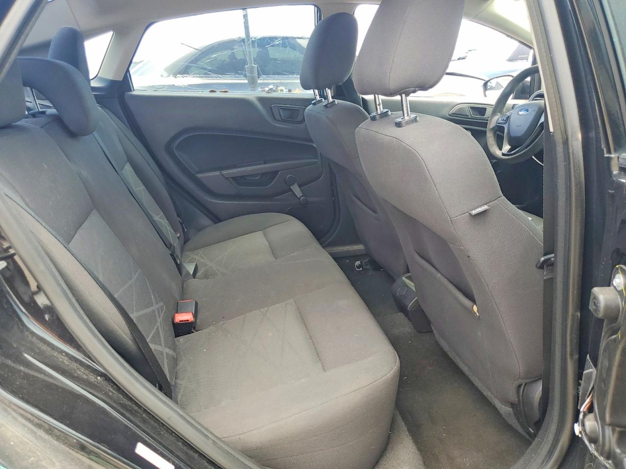 2015 FORD FIESTA S photo 19