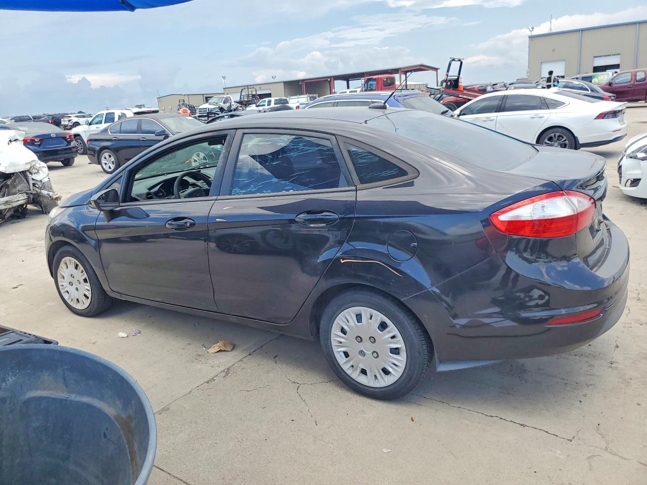 2015 FORD FIESTA S photo 3