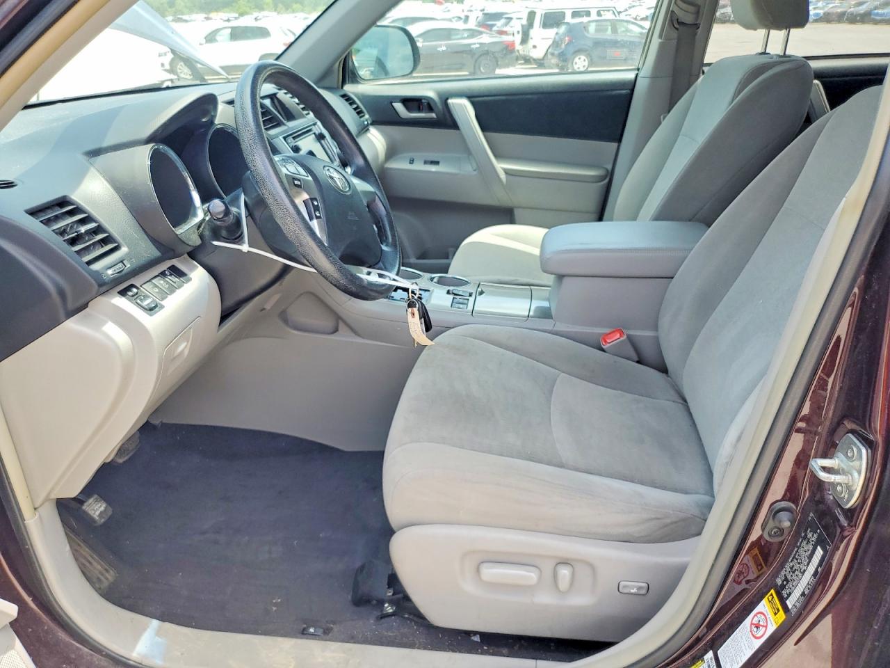 2013 TOYOTA HIGHLANDER PLUS photo 13