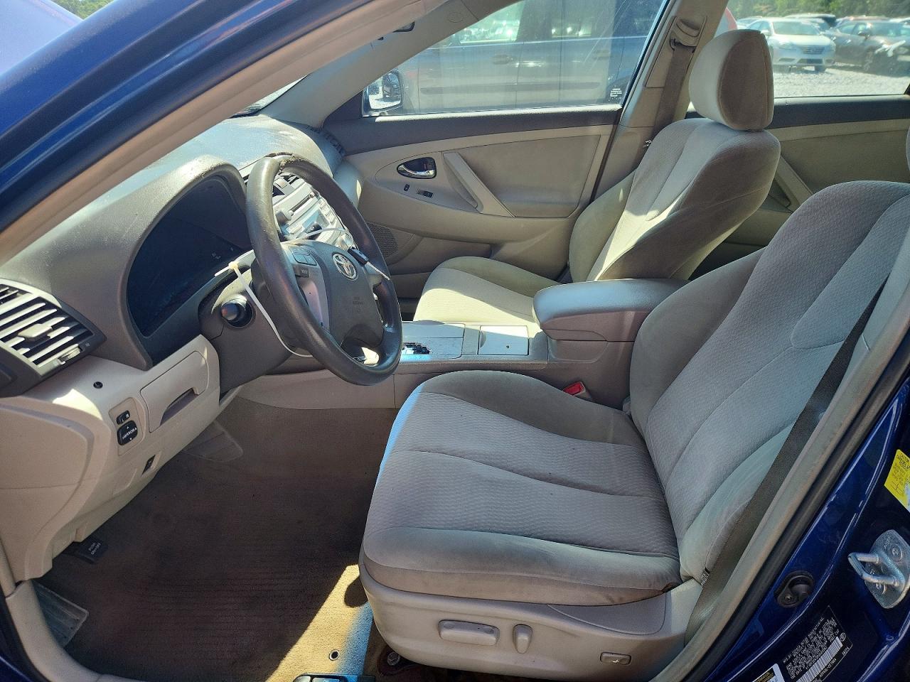 2011 TOYOTA CAMRY LE photo 13