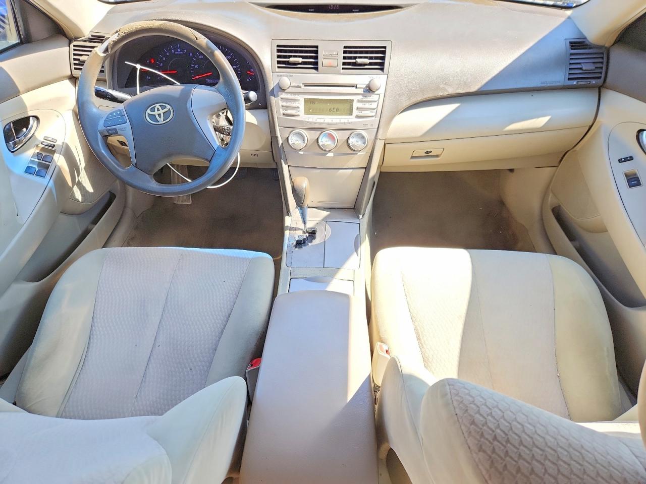2011 TOYOTA CAMRY LE photo 15