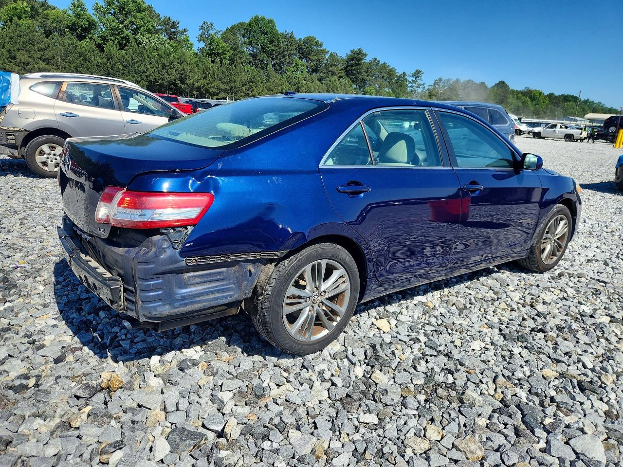 2011 TOYOTA CAMRY LE photo 5