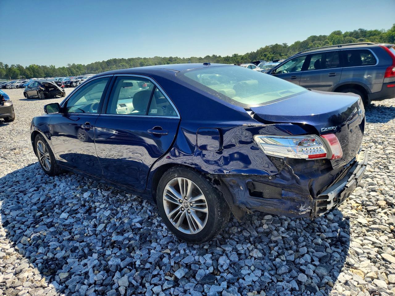 2011 TOYOTA CAMRY LE photo 3