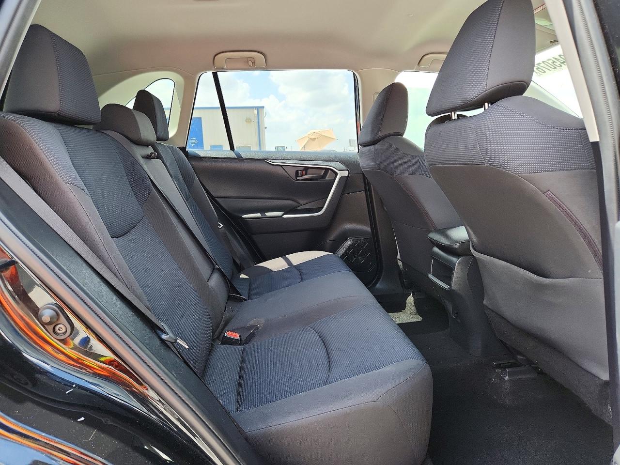 2019 TOYOTA RAV4 LE photo 21