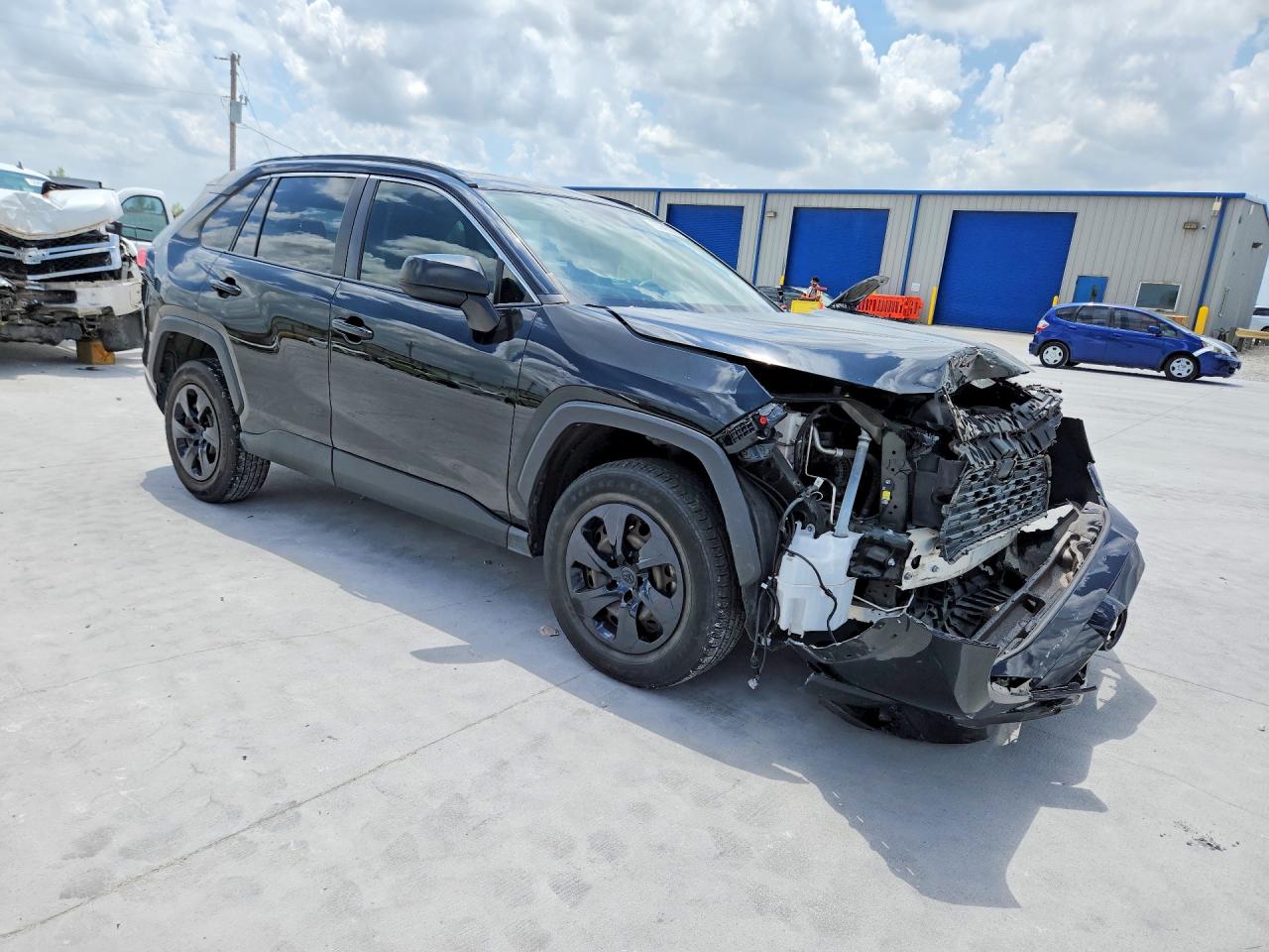 2019 TOYOTA RAV4 LE photo 7