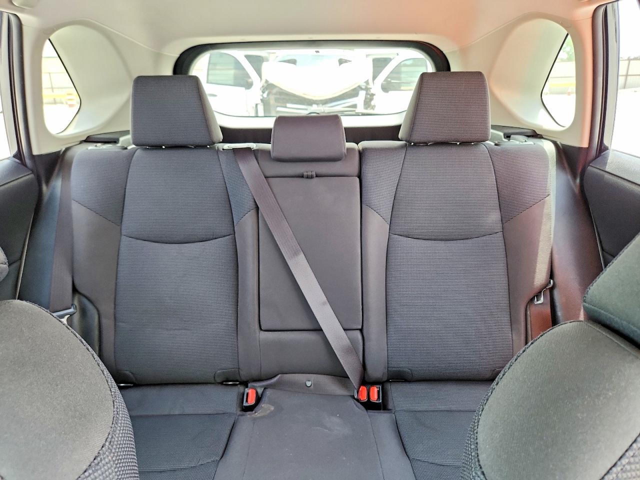 2019 TOYOTA RAV4 LE photo 19