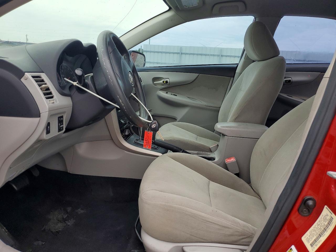 2013 TOYOTA COROLLA L photo 13