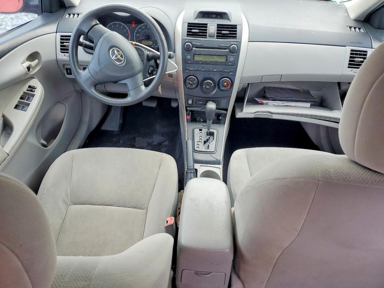 2013 TOYOTA COROLLA L photo 15