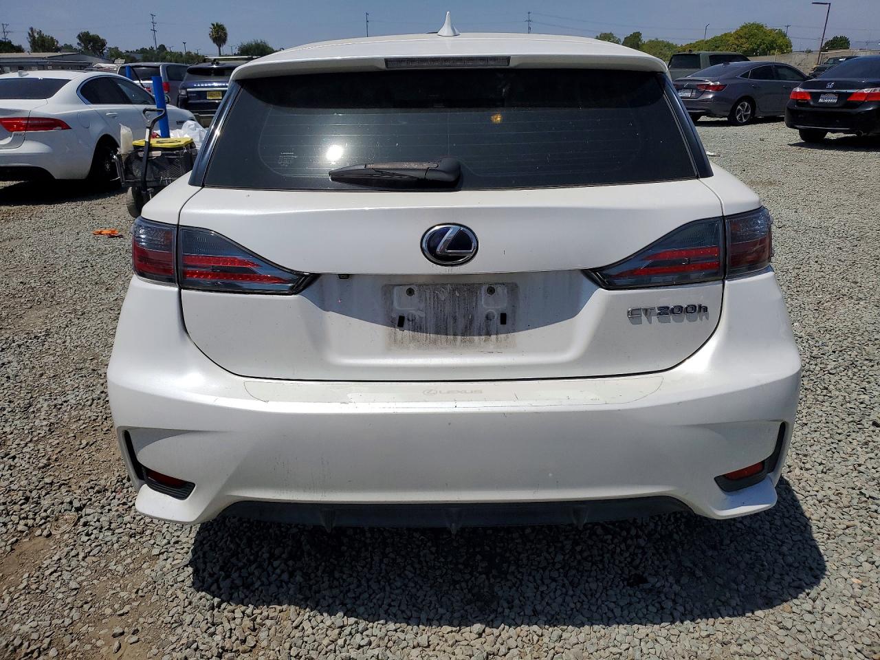 2016 LEXUS CT 200 photo 11