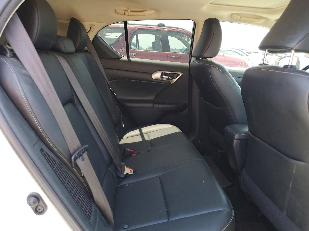 2016 LEXUS CT 200 photo 19