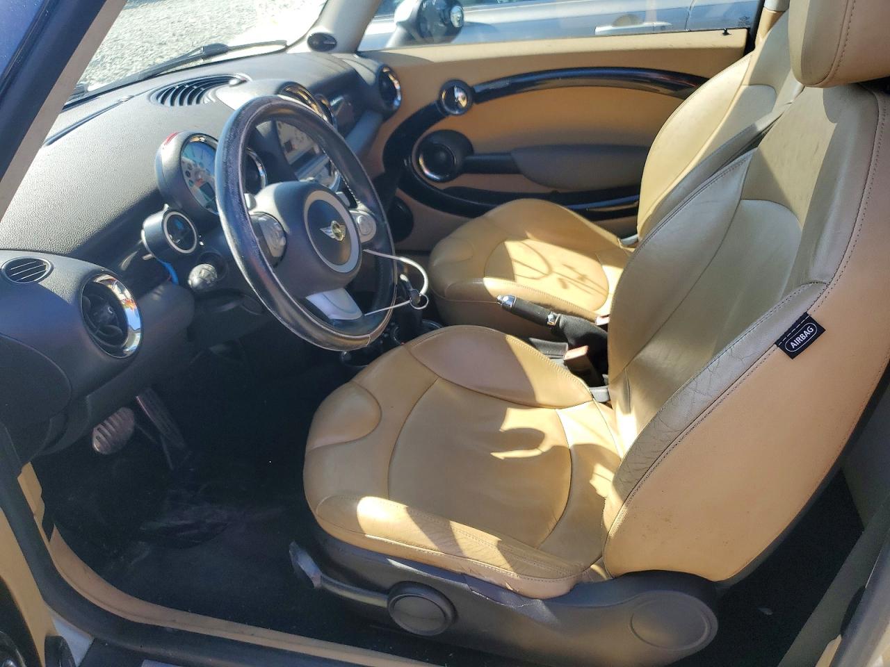 2010 MINI COOPER S photo 19