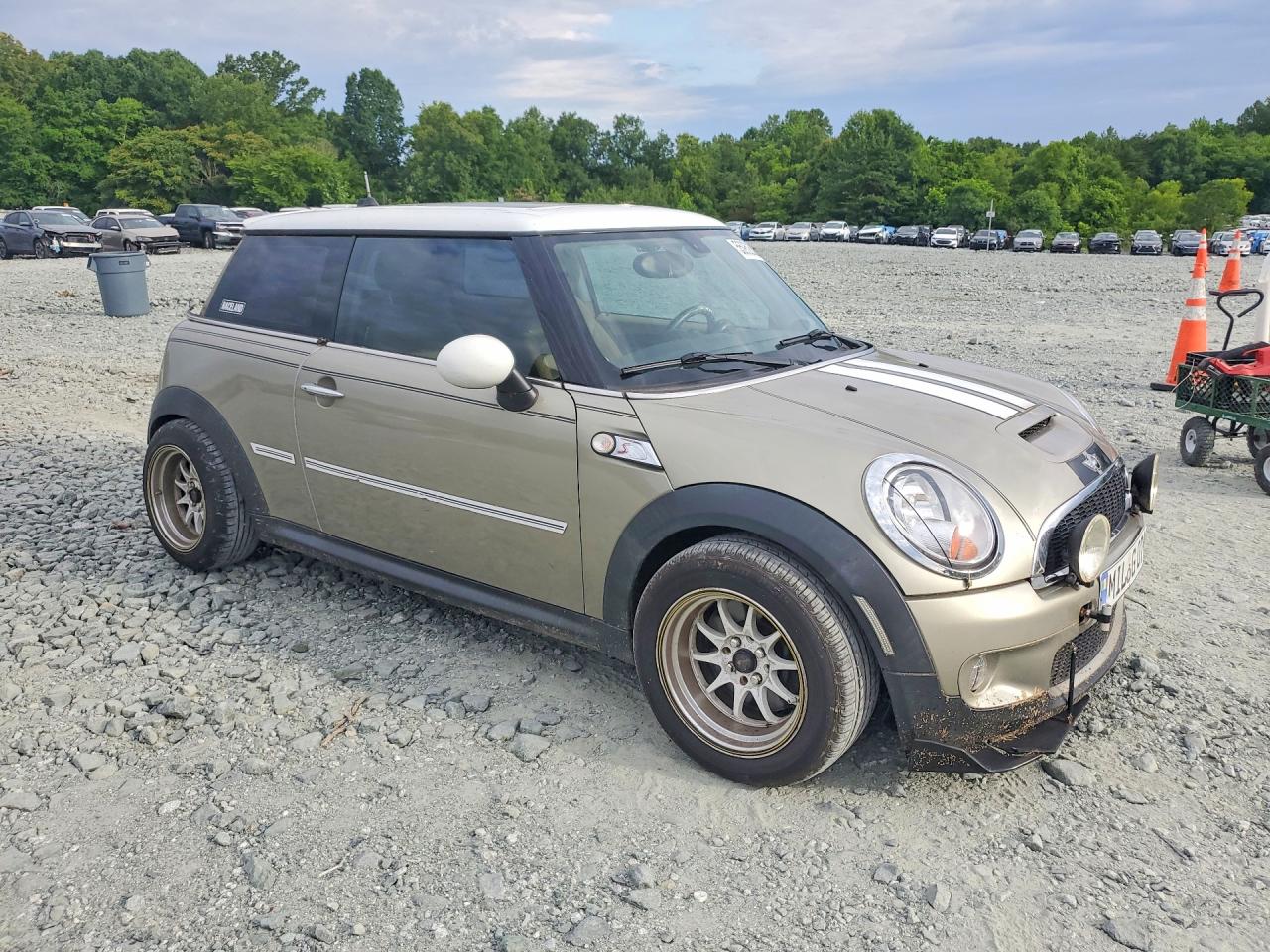 2010 MINI COOPER S photo 10
