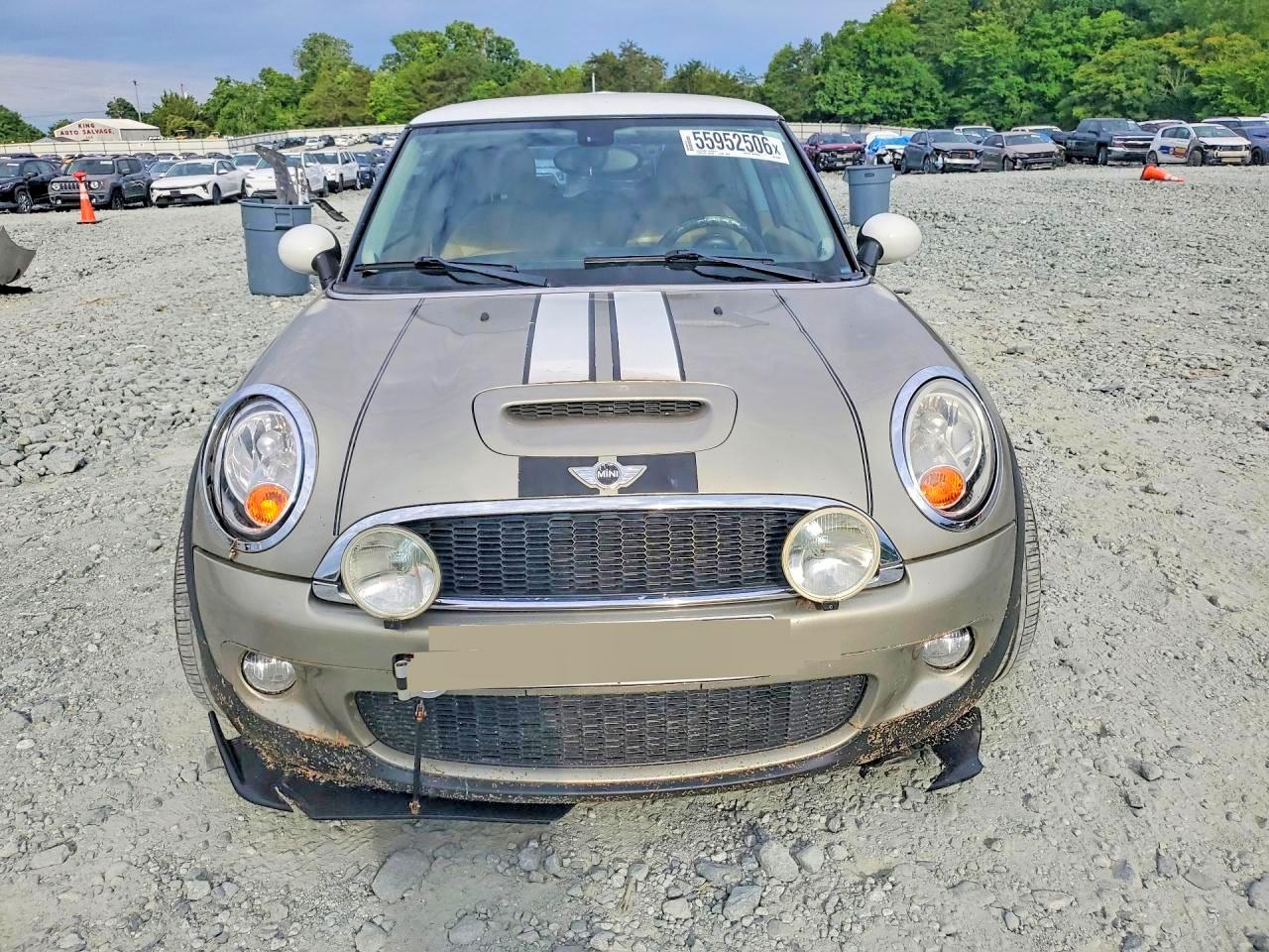 2010 MINI COOPER S photo 13