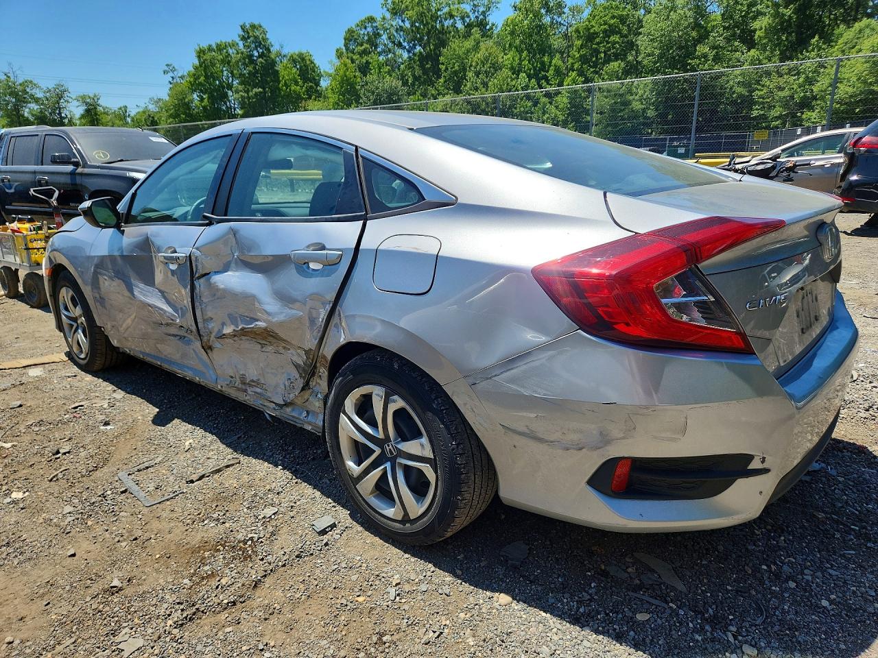 2017 HONDA CIVIC LX photo 4