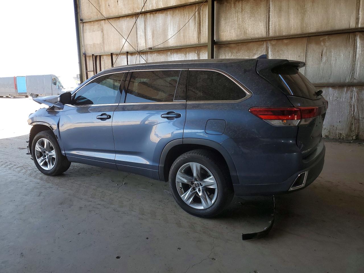 2018 TOYOTA HIGHLANDER LIMITED photo 3