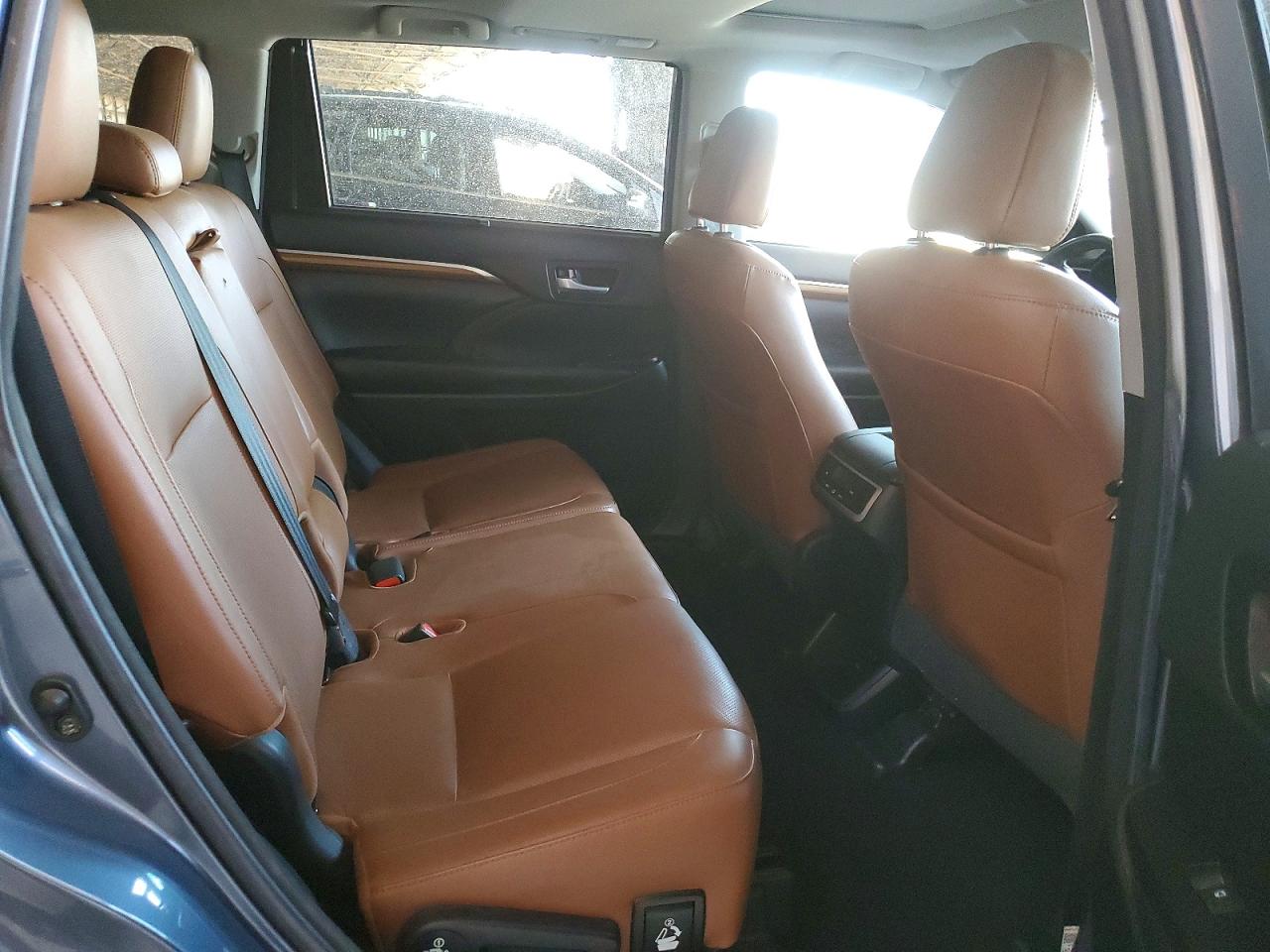 2018 TOYOTA HIGHLANDER LIMITED photo 21