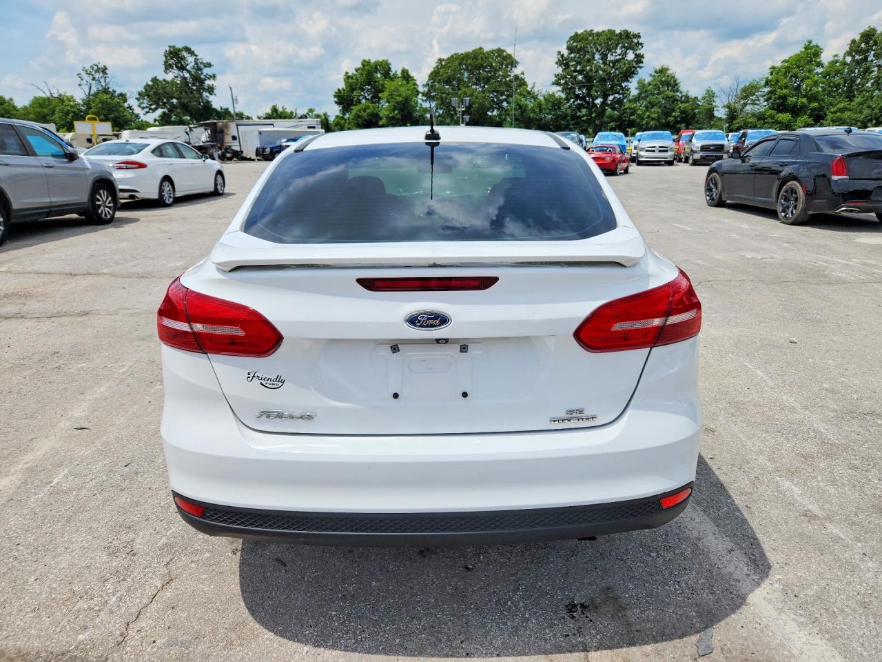 2015 FORD FOCUS SE photo 11