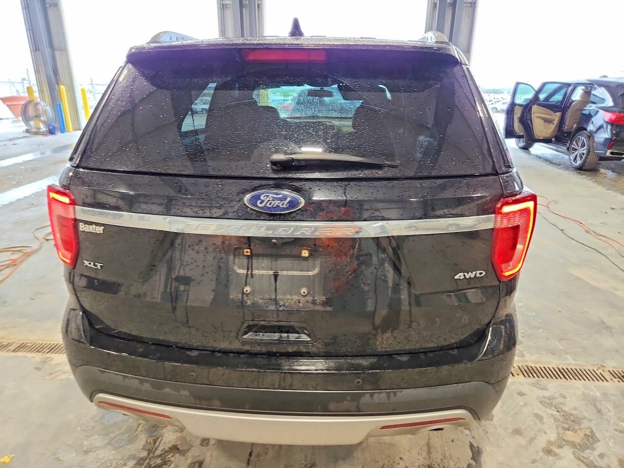 2017 FORD EXPLORER XLT photo 16