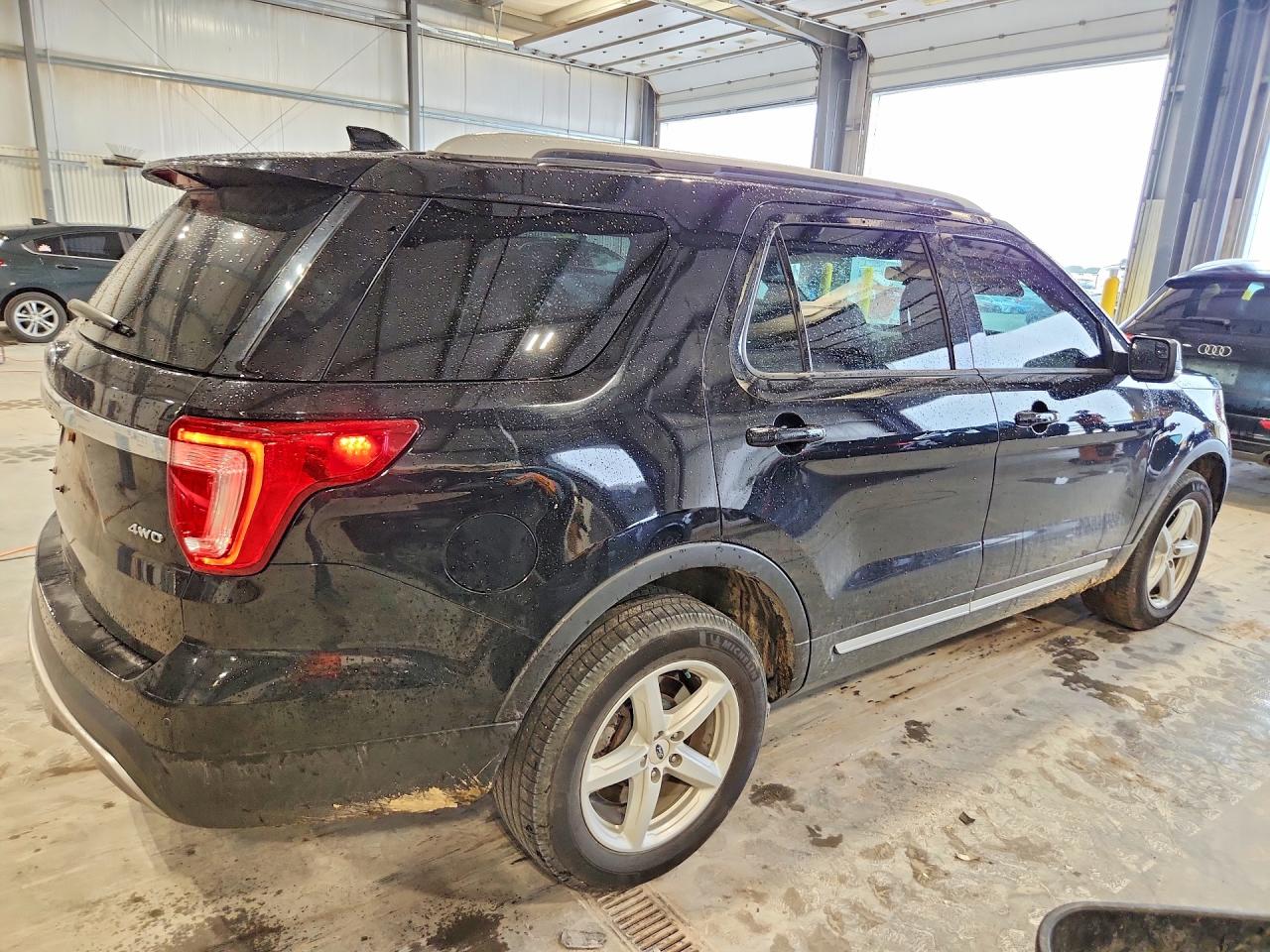 2017 FORD EXPLORER XLT photo 7