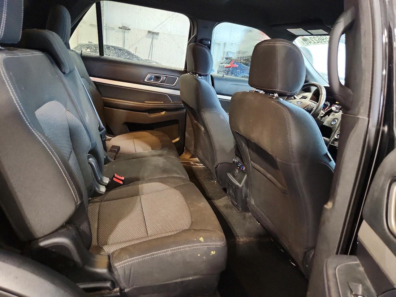 2017 FORD EXPLORER XLT photo 28