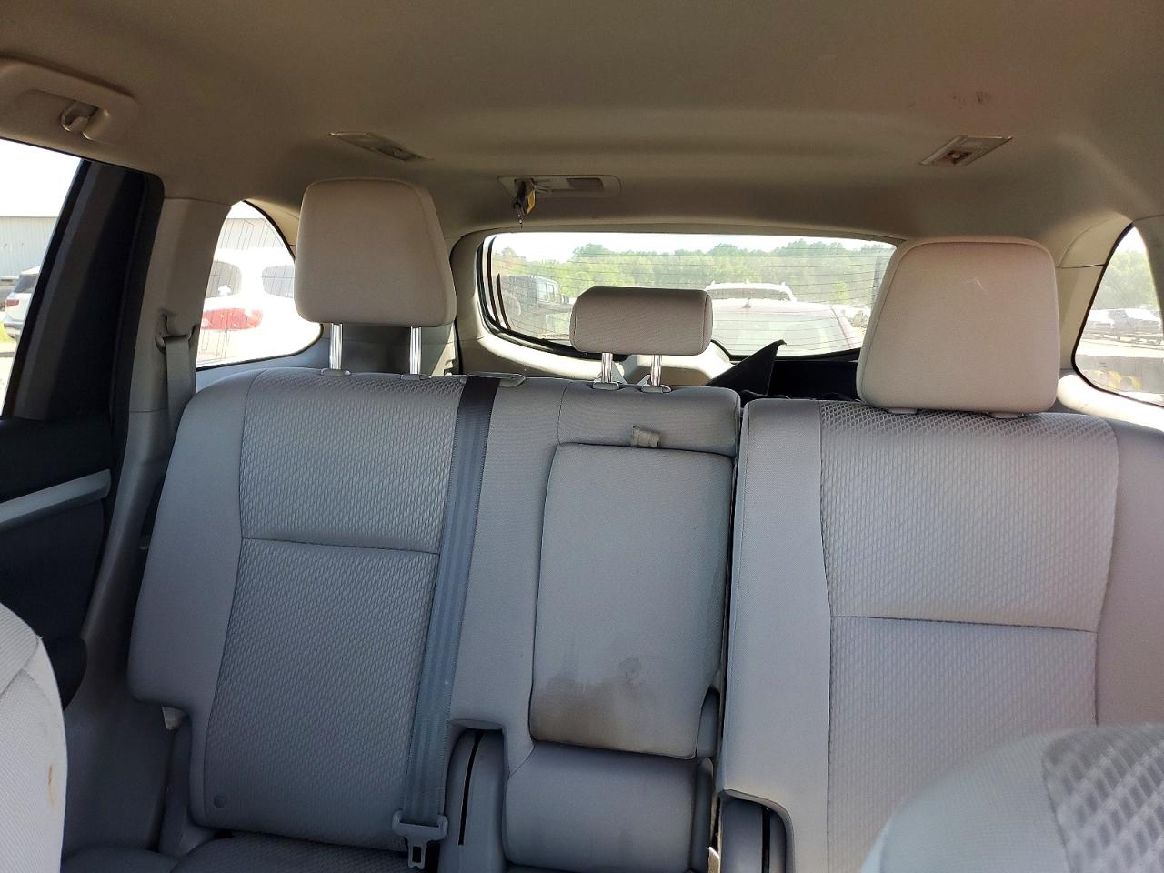 2016 TOYOTA HIGHLANDER LE photo 19