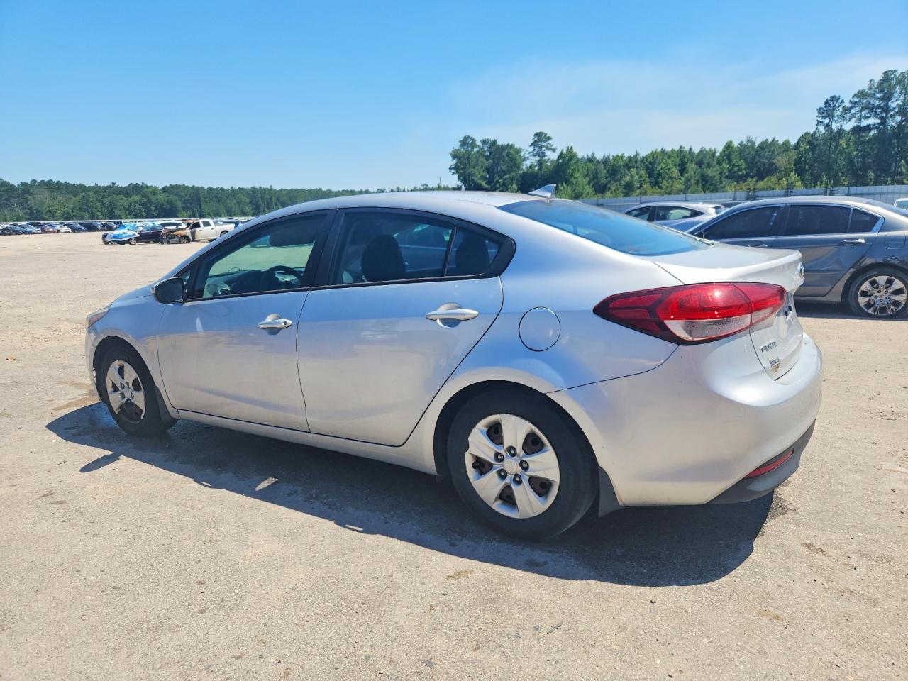 2017 KIA FORTE LX photo 4