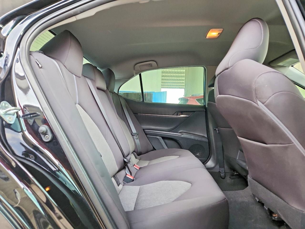 2021 TOYOTA CAMRY LE photo 19