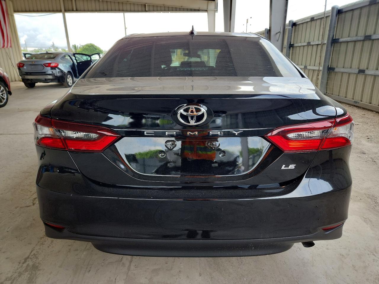 2021 TOYOTA CAMRY LE photo 11