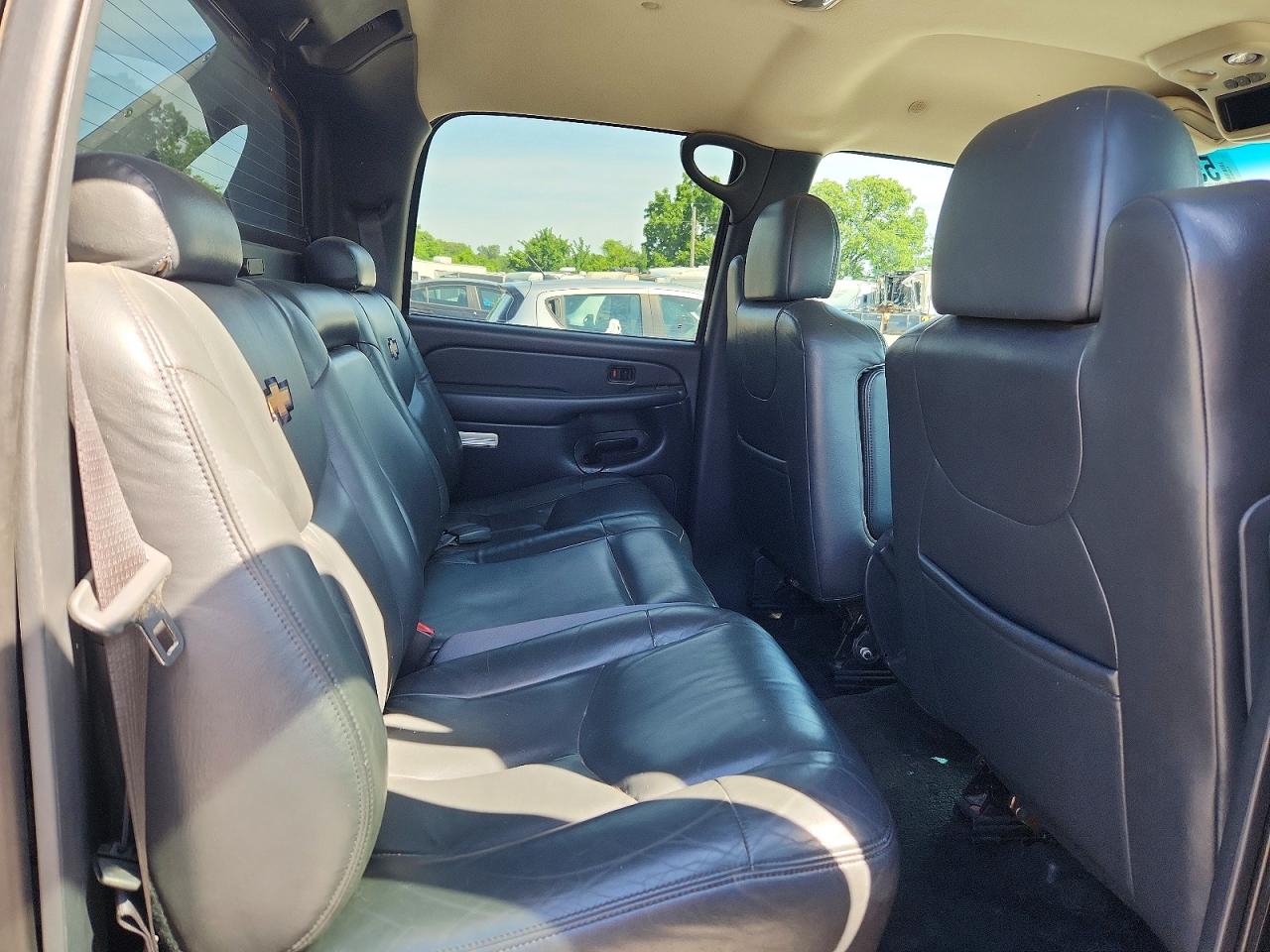 2002 CHEVROLET AVALANCHE K1500 photo 28