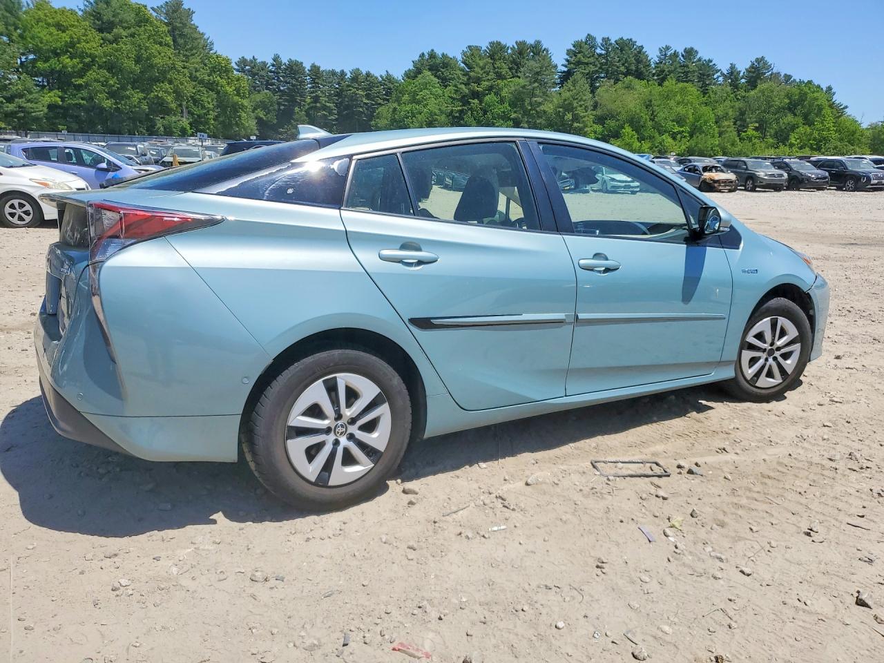 2017 TOYOTA PRIUS FOUR photo 7