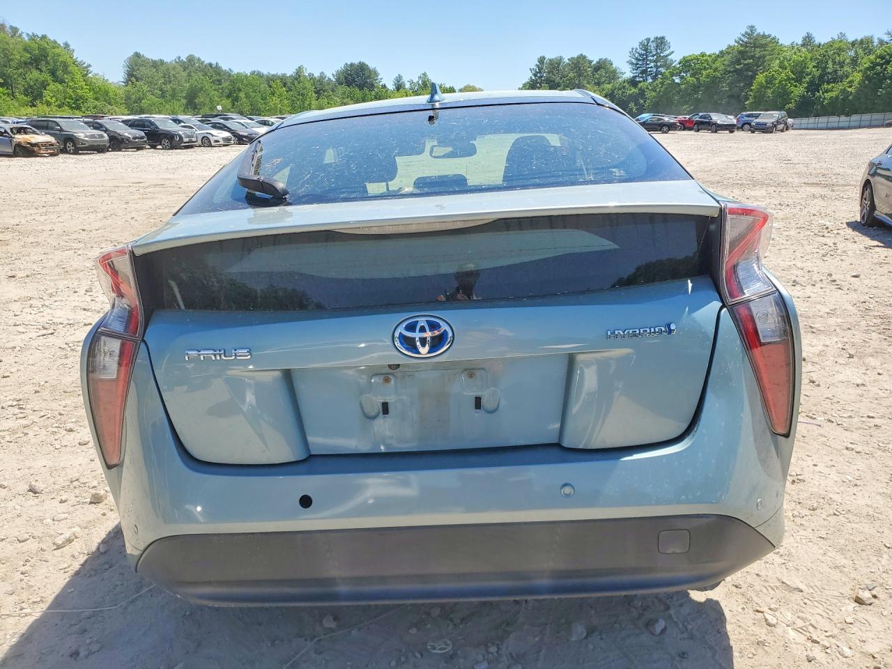 2017 TOYOTA PRIUS FOUR photo 16