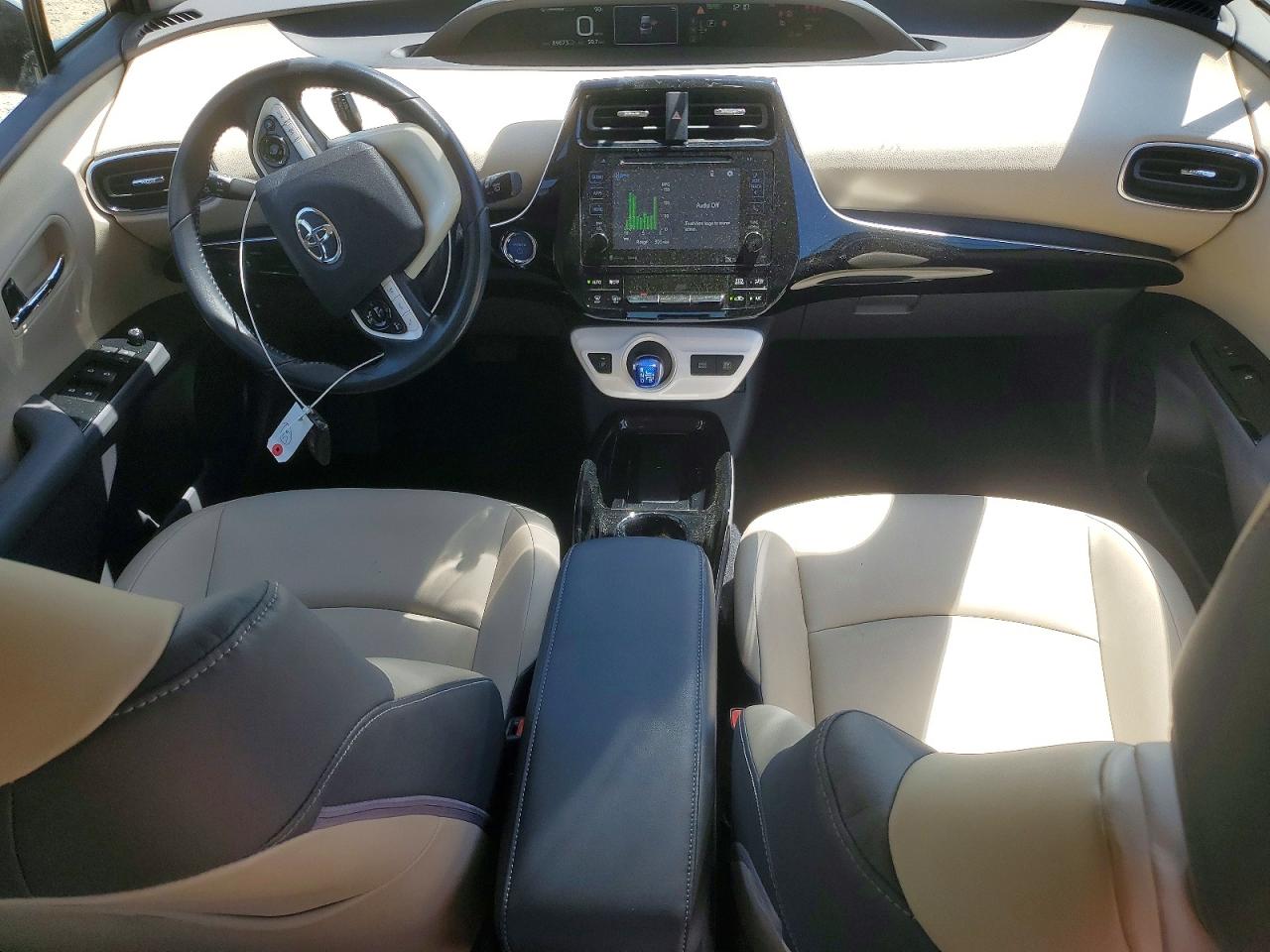 2017 TOYOTA PRIUS FOUR photo 22