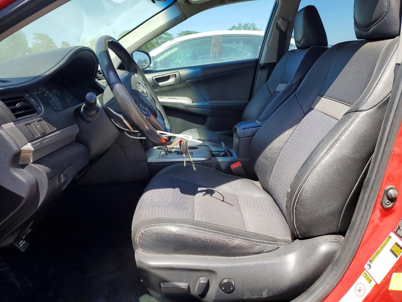 2012 TOYOTA CAMRY SE photo 19