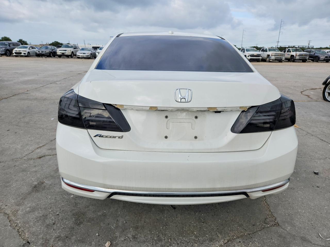 2017 HONDA ACCORD EXL photo 16
